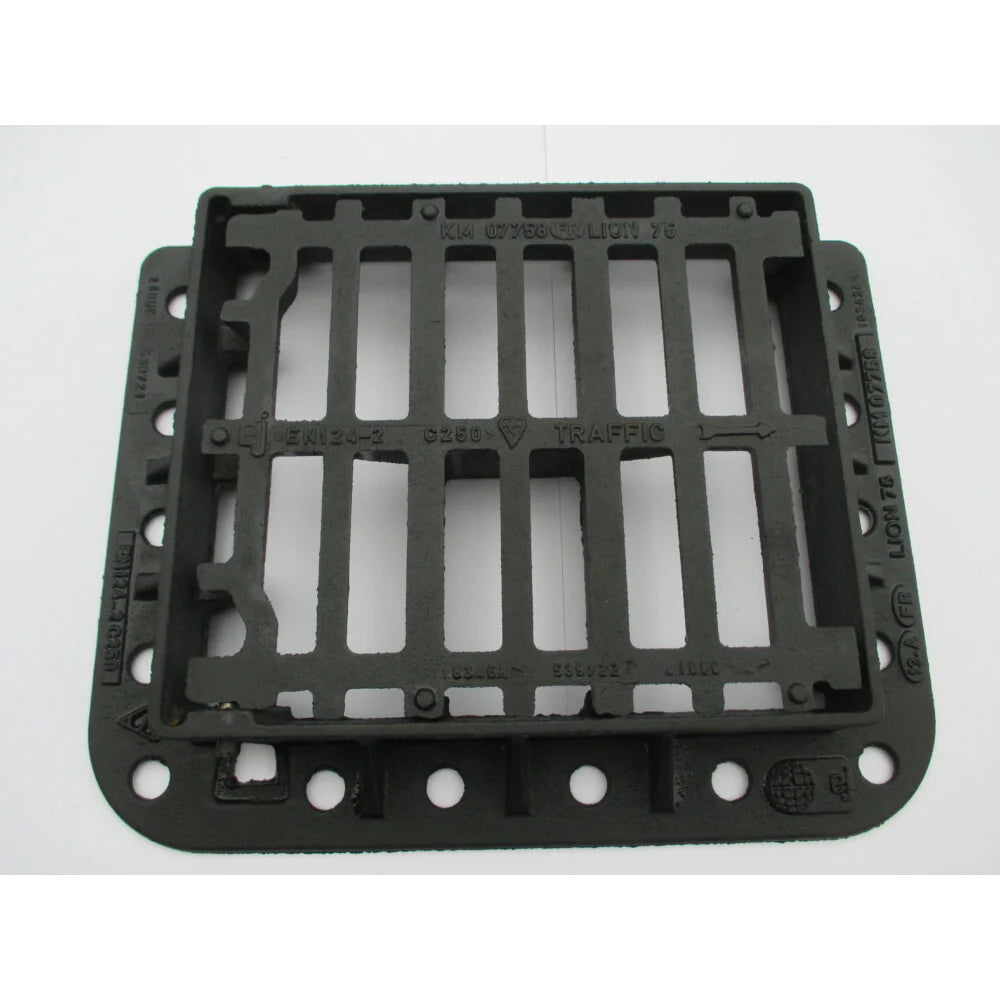 LION GULLY GRATE & FRAME C250